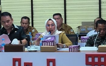 Rapat Dengar Pendapat DPRD Kotabaru bersama nelayan dan instansi terkait membahas penertiban kapal cantrang yang beroperasi di perairan Kabupaten Kotabaru.