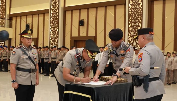 Kapolda Kalsel Pimpin Sertijab PJU dan Kapolres