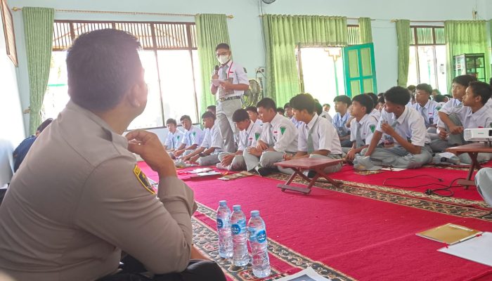 Polres HSU Bekali Siswa Baru SMAN 1 Sungai Pandan Edukasi Anti-Bullying