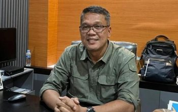 Kepala Bapenda Kotabaru Sonny Tua Halomoan menjelaskan strategi peningkatan PAD dan optimalisasi pembayaran PBB di Kabupaten Kotabaru.