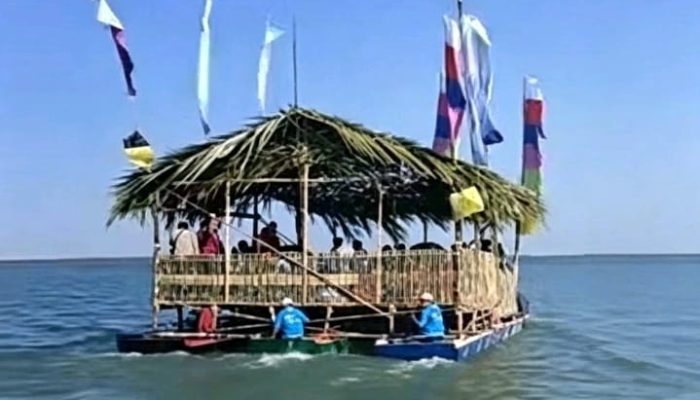 Ritual Adat Suku Bajau Samah Sedot Ribuan Pengunjung di Kotabaru