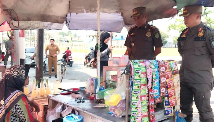Satpol PP Balangan Utamakan Pendekatan Humanis di Pasar Adaro