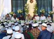 Suasana ratusan jemaah menghadiri Haul ke-4 Guru H. Hasan Basri di Jalan Provinsi, Desa Sekapuk, Kecamatan Satui, Kabupaten Tanah Bumbu.