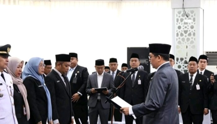 Bupati Andi Rudi Latif Tekankan Loyalitas dan Etika kepada Pejabat Baru