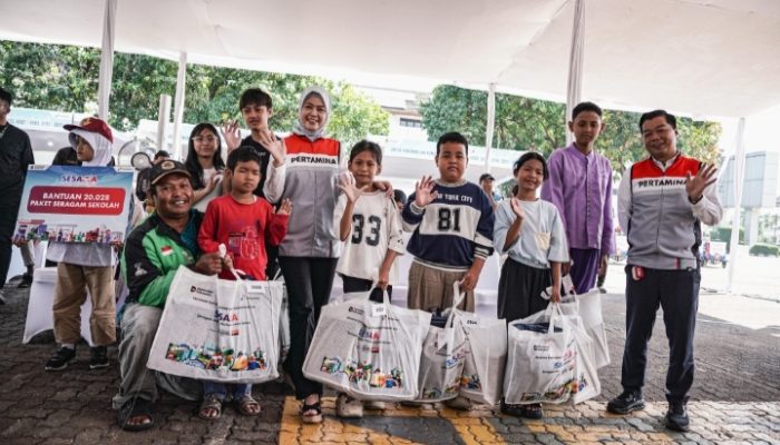 Pertamina Patra Niaga Dukung Program Berbagi Seragam, Sembako, dan Bantuan Usaha