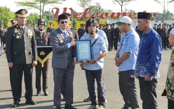 Tiga Penyelam Jhonlin Grup Terima Penghargaan atas Evakuasi Korban Tenggelam