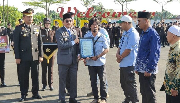 Tiga Penyelam Jhonlin Grup Terima Penghargaan atas Evakuasi Korban Tenggelam