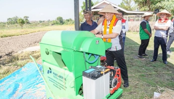 Pertamina Patra Niaga Salurkan Alsintan Listrik untuk Petani Bali