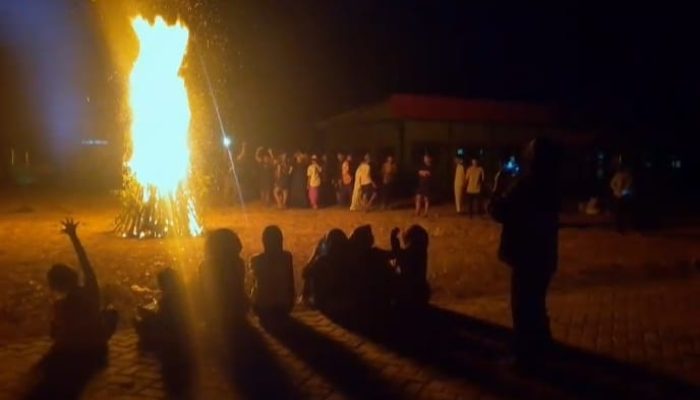 Simulasi Kuburan, Siswa Muhammadiyah Satui Ikuti Renungan Malam