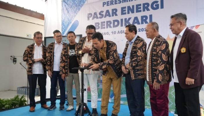 Pasar Kepandean Serang Manfaatkan PLTS untuk Dukung Aktivitas Pedagang