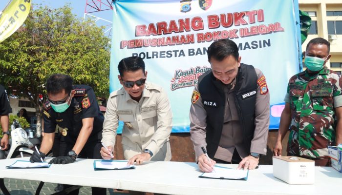 Polresta Banjarmasin Musnahkan 16 Ribu Bungkus Rokok Ilegal