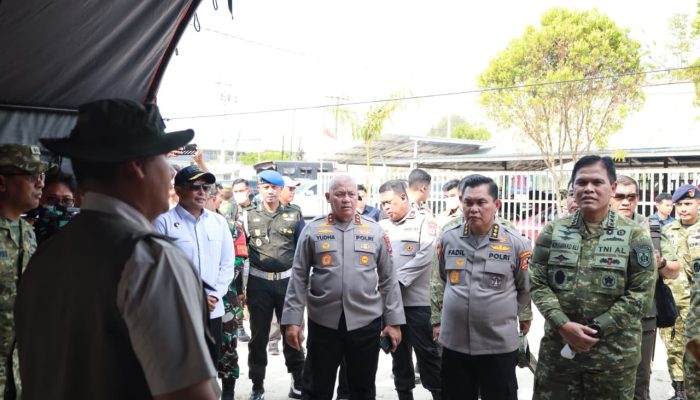 Astamaops Polri dan KSAL Tinjau Karhutla di Guntung Damar Kalsel