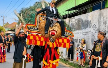 Karnaval Sekarpuro Angkat Budaya Nusantara, Warga Tampilkan Kostum hingga Robot