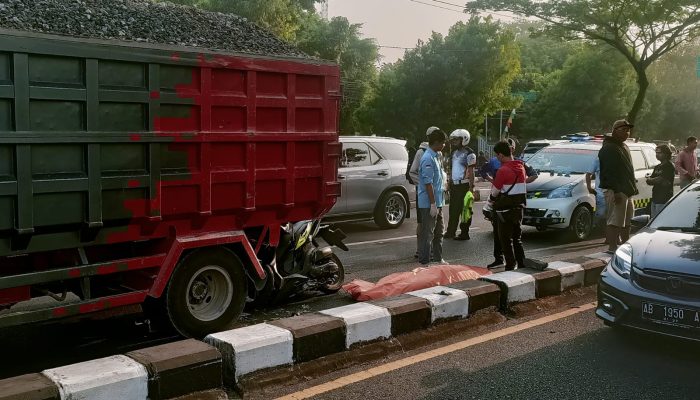 Pelajar Tewas Usai Tabrak Truk dari Belakang di Sleman