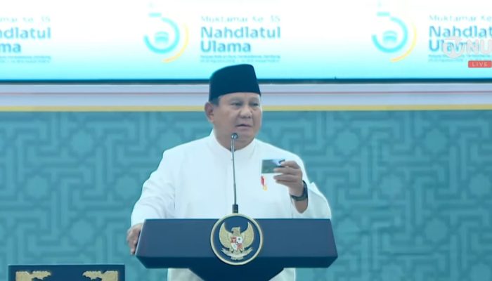 Prabowo Terima Kartanu Seumur Hidup saat Tutup Muktamar ke-35 NU
