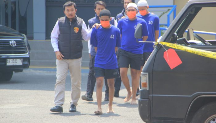 Polisi Buru 2 Pelaku Pembunuhan di Bantul, 3 Tersangka Ditangkap