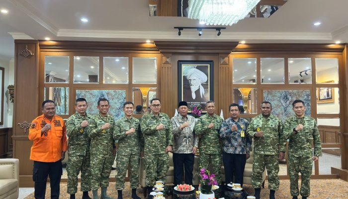 Siswa Sesko TNI Temui Bupati Barito Kuala, Kumpulkan Data Penanganan Karhutla