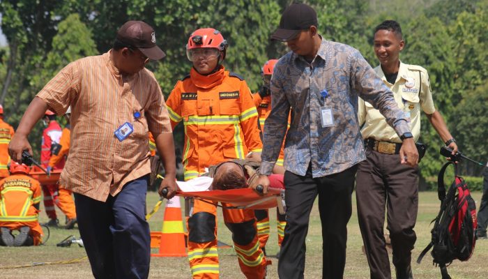 Basarnas Simulasikan Penanganan Gempa dan Evakuasi Wisatawan di Candi Prambanan