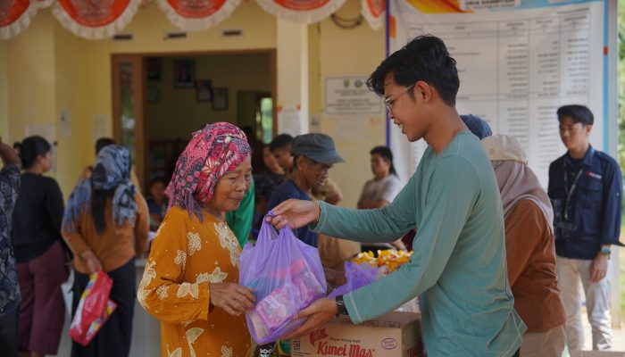 Pasar Murah ke-57 Disperindag Balangan Disambut Antusias Warga Kambiyain