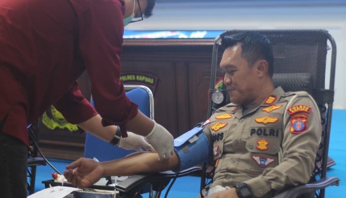 Sambut Hari Lalu Lintas Bhayangkara ke-71, Polres Kapuas Gelar Donor Darah dan Pengobatan Gratis