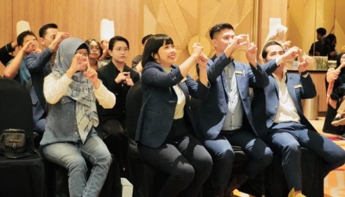 Grand Mercure Malang Gelar Pelatihan Bahasa Isyarat Gratis
