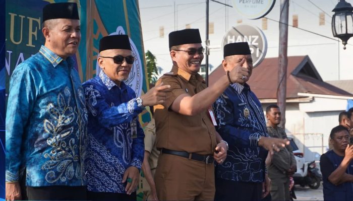 11 Kecamatan Ikuti Pawai Ta’aruf MTQ Tanah Laut ke-48