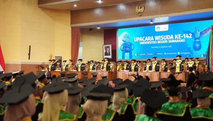 UNNES Wisuda 1.500 Mahasiswa, Rektor Tekankan Kontribusi Alumni untuk Lingkungan