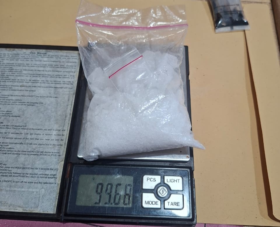 Ket Foto (IST) : Barang bukti berupa narkotika jenis sabu seberat 99,68 gram atau hampir mencapai satu ons. 