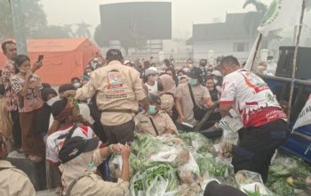 Tani Merdeka dan APPSI Salurkan Bantuan untuk Warga Terdampak Karhutla