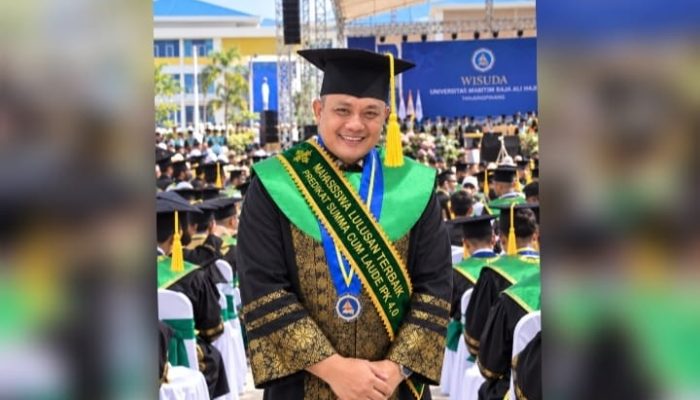 Dasril, Anggota DPRD Tanjungpinang Jadi Lulusan Terbaik Magister Ilmu Lingkungan UMRAH