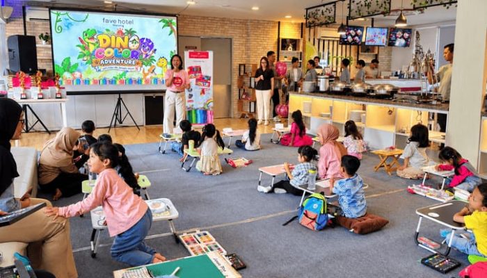 Fave Hotel Malang Gelar Dino Color Adventure