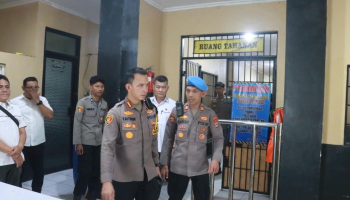 Kapolresta Banjarmasin Periksa Ruang Tahanan