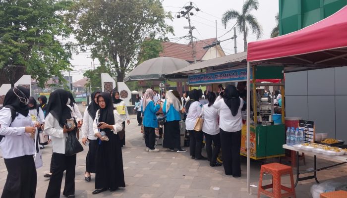 PKKMB Univsm Ramai, Omzet Pedagang Sekitar Gedung Sanggam Meningkat