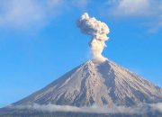 Gunung Semeru Erupsi Pagi Ini, Status Masih Siaga