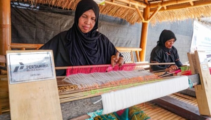 Pertamina Patra Niaga Kembangkan Mina Tenun untuk Pemberdayaan Perempuan di Lombok