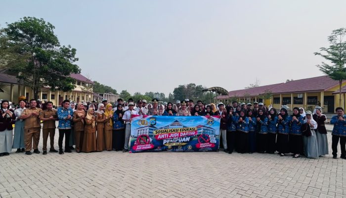 Polda Kalsel Edukasi Pelajar SMAN 5 Banjarbaru soal Judi Online dan Penipuan Digital