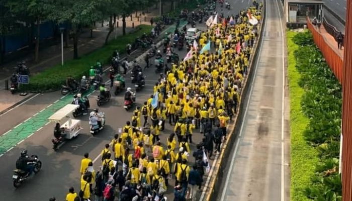 BEM UI Gelar Aksi di Bundaran HI, Bawa Lima Tuntutan